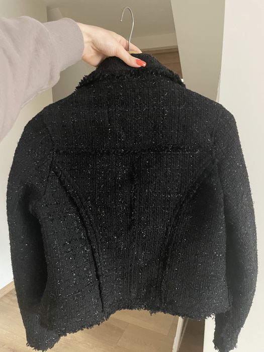 Czarny żakiet AMISU