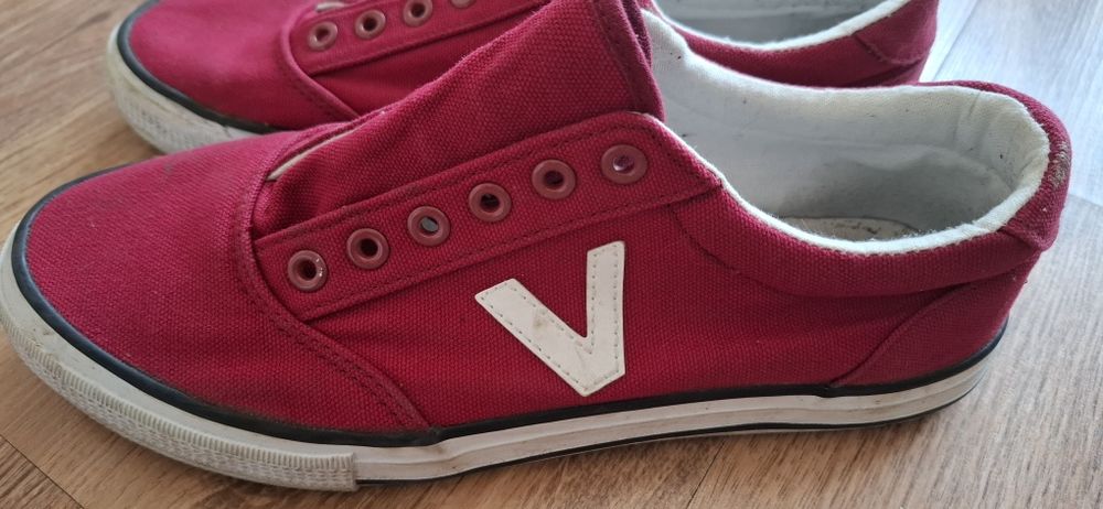 Trampki rozmiar 40