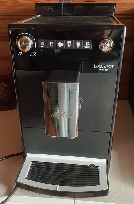 Maquina de cafe automatica Melitta Latticia