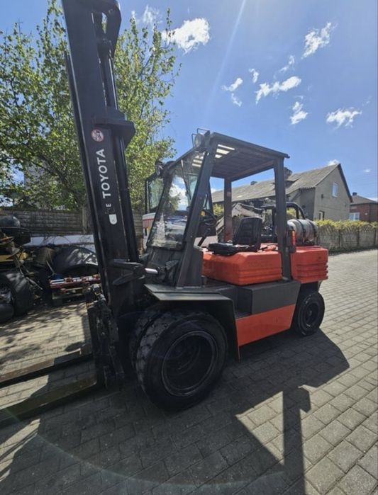 Wózek widłowy TOYOTA 5FG35 LPG przesuw + przedłużki wiedeł 2mb