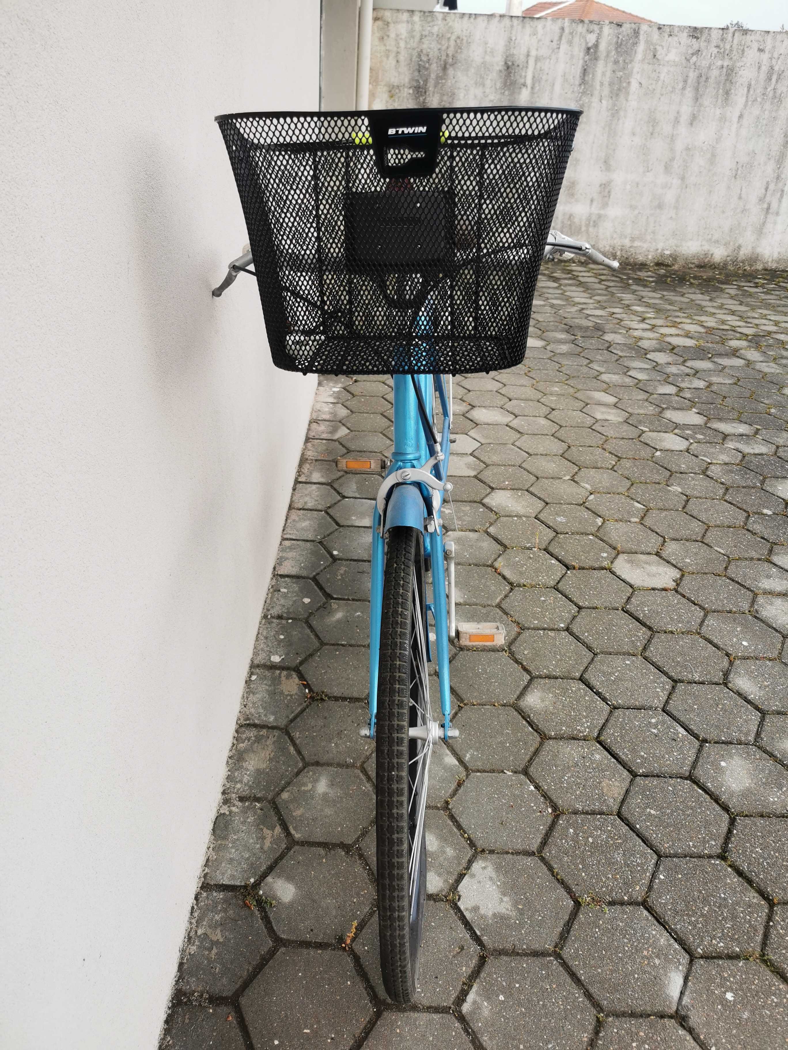 Bicicleta Pasteleira Azul Totalmente Reparada