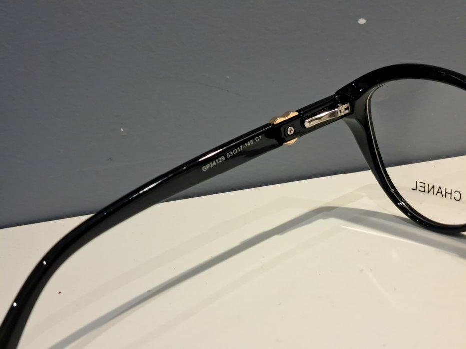 CHANEL czarne damskie okulary zerówki zlote logo serduszko kocie