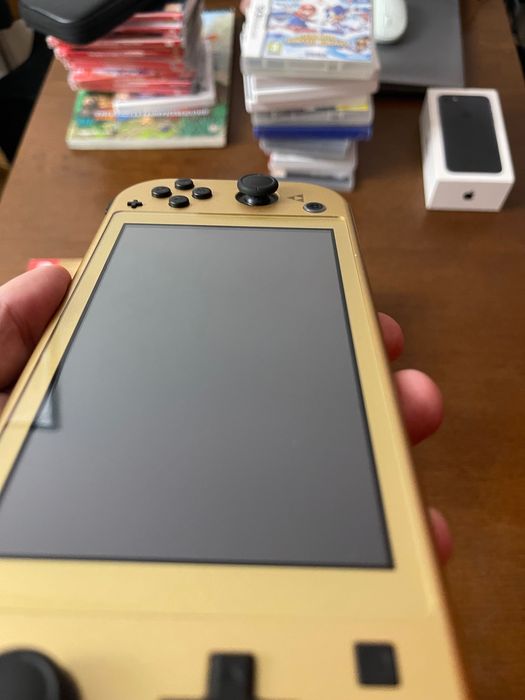 Nintendo Switch Lite Hyrule edition