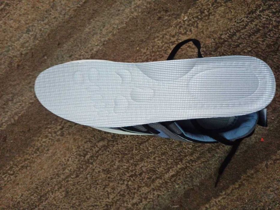 Чоловічі кросівки Нові, 44 розміру, літні.