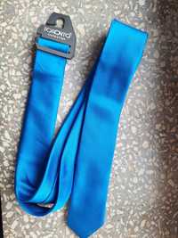 Niebieski cienki krawat