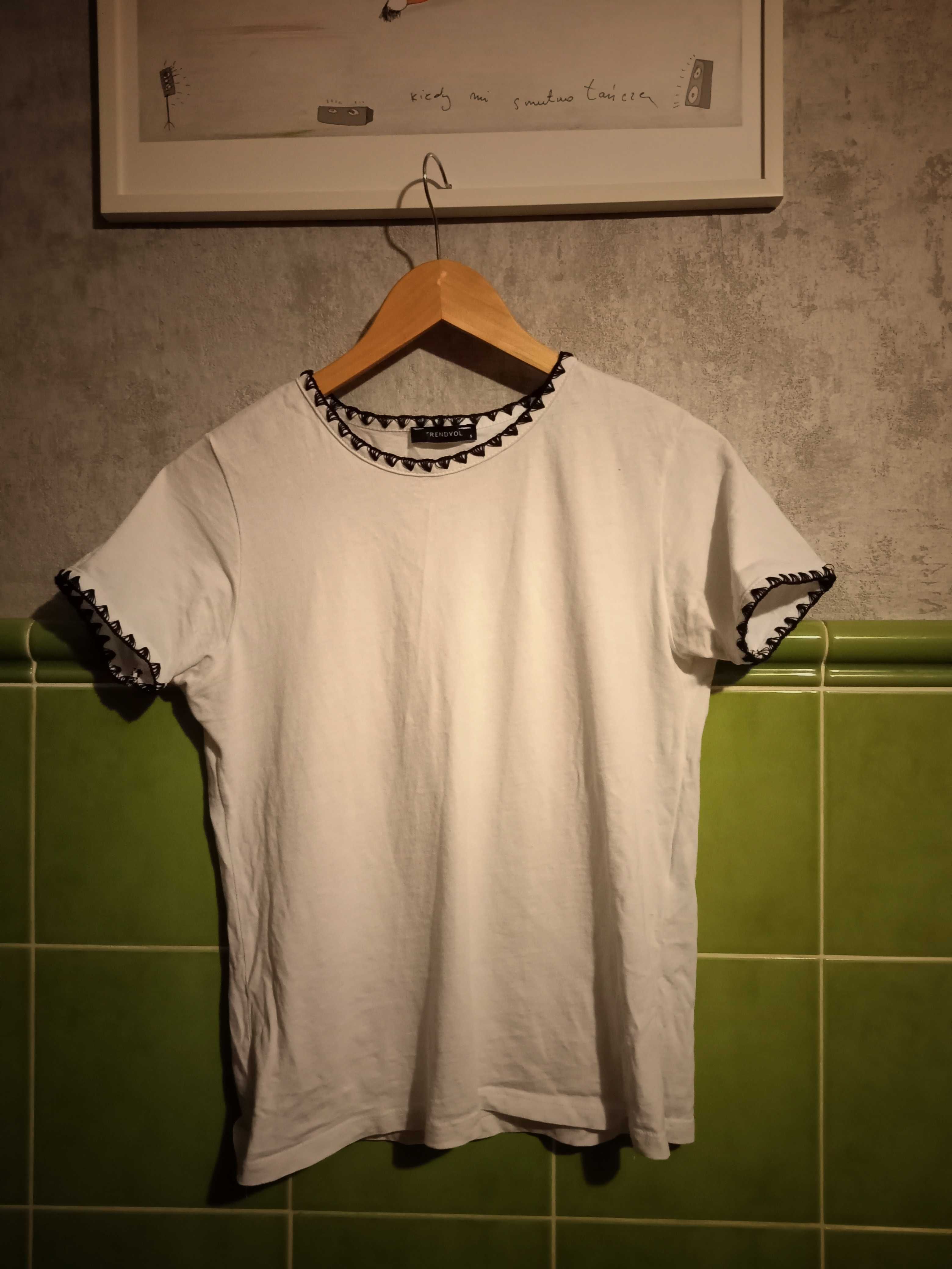 Trendyol S 36 34 biała koszulka bluzka