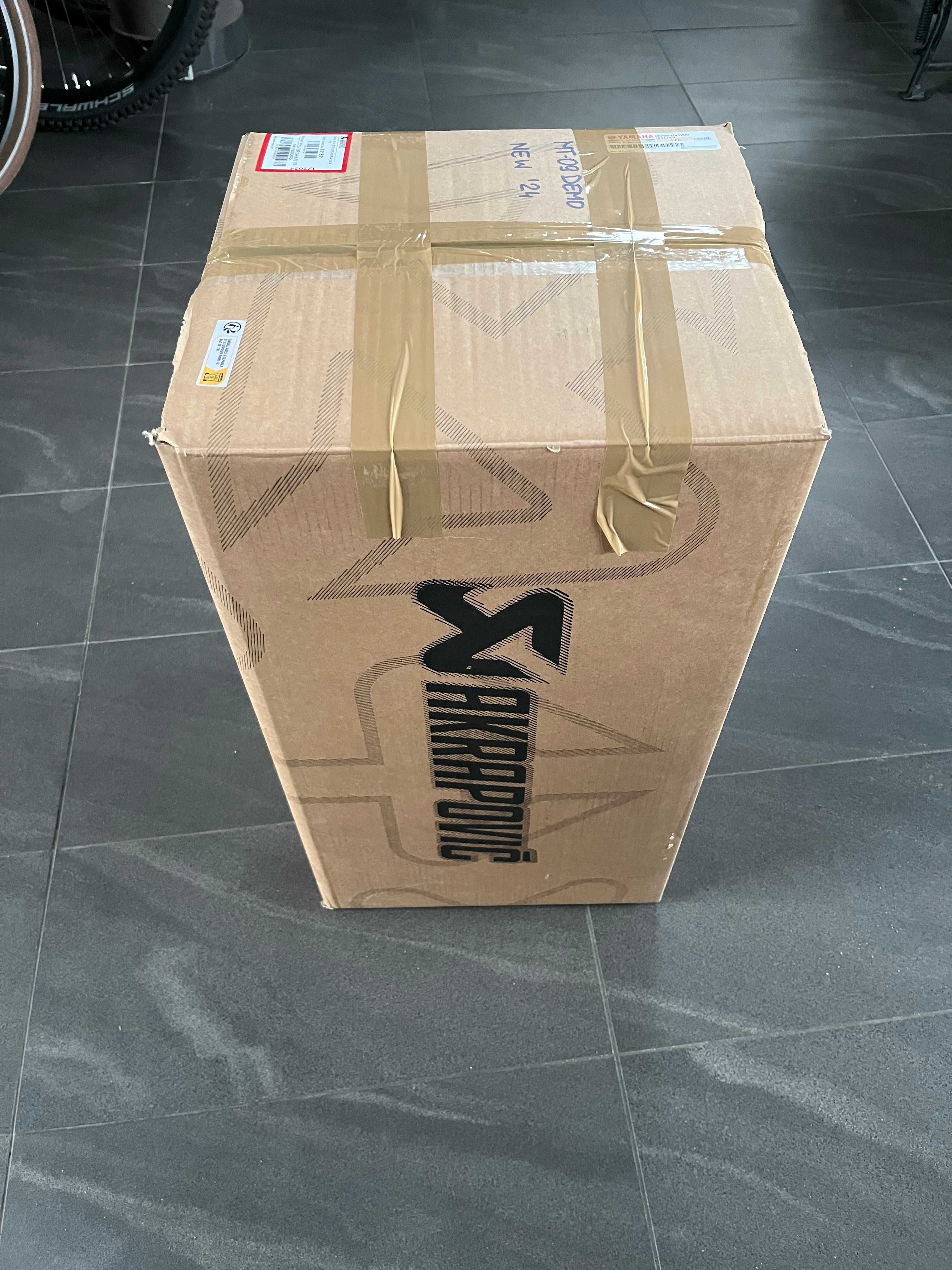Oryginalny wydech Akrapovic MT09