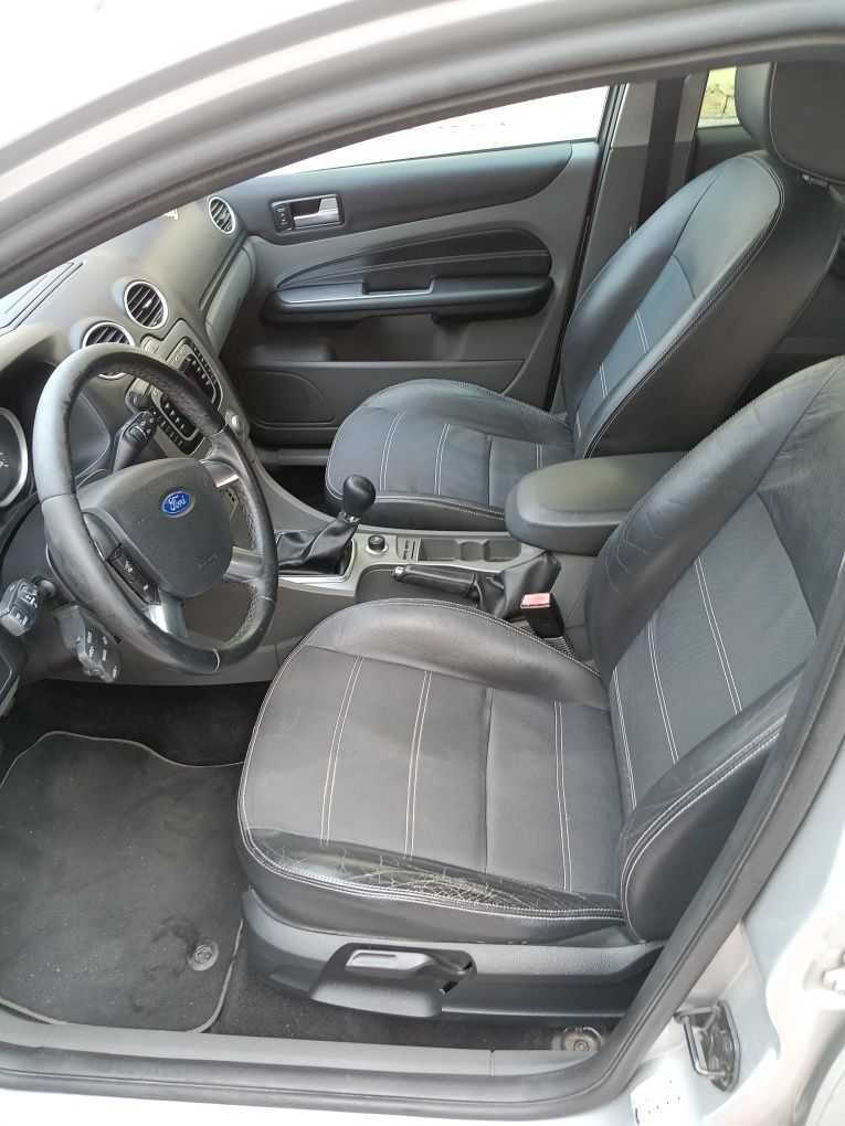 Foŕd focus 1600 diesel 5 lugares 5 portas Novembro 2008 impecável