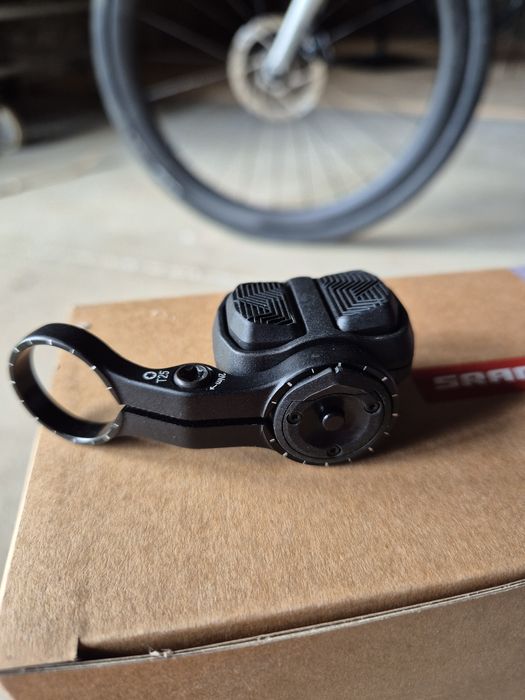 Kontroler Sram AXS Transmission.