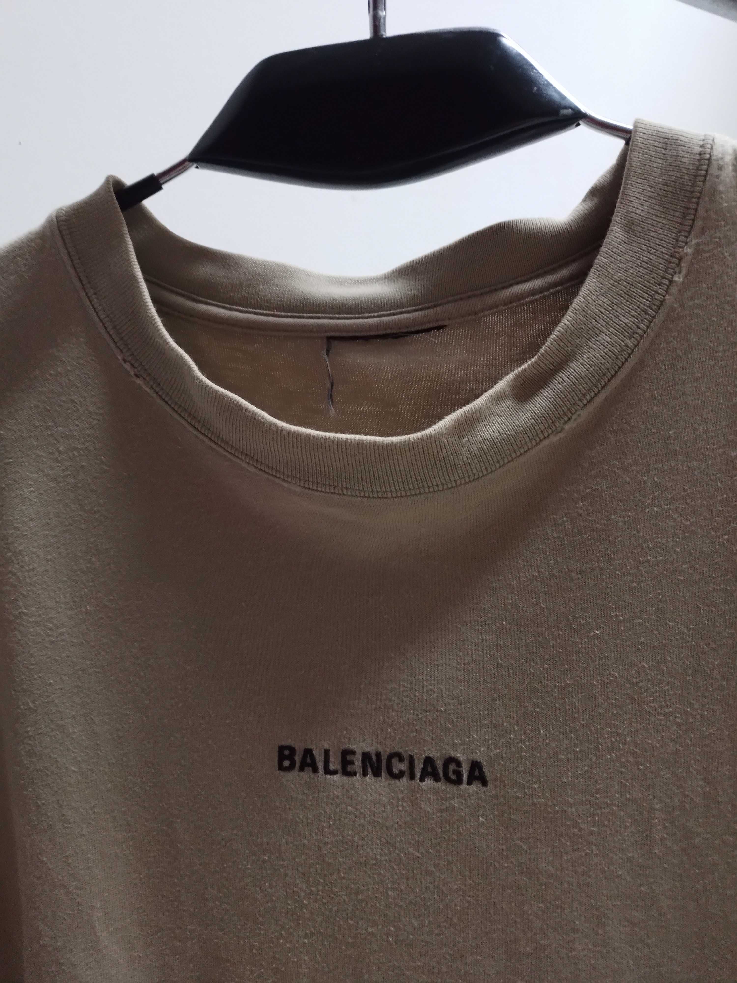 T-shirt bordado cor caqui