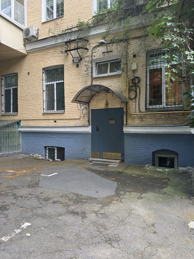Оренда Нежитлове приміщення ЦЕНТР ЦУМ Чикаленко 8Б Офіс склад