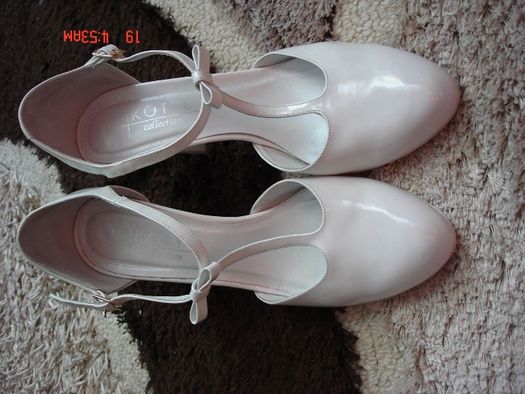 buty Kotyl białe lakierowane