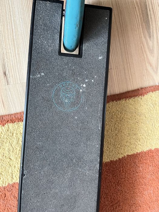 Chulajnoga wyczynowa Movino Maniac (Niebieska)