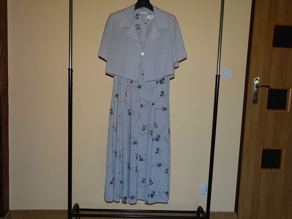 Śliczna sukienka z bolerkiem rozm. 42