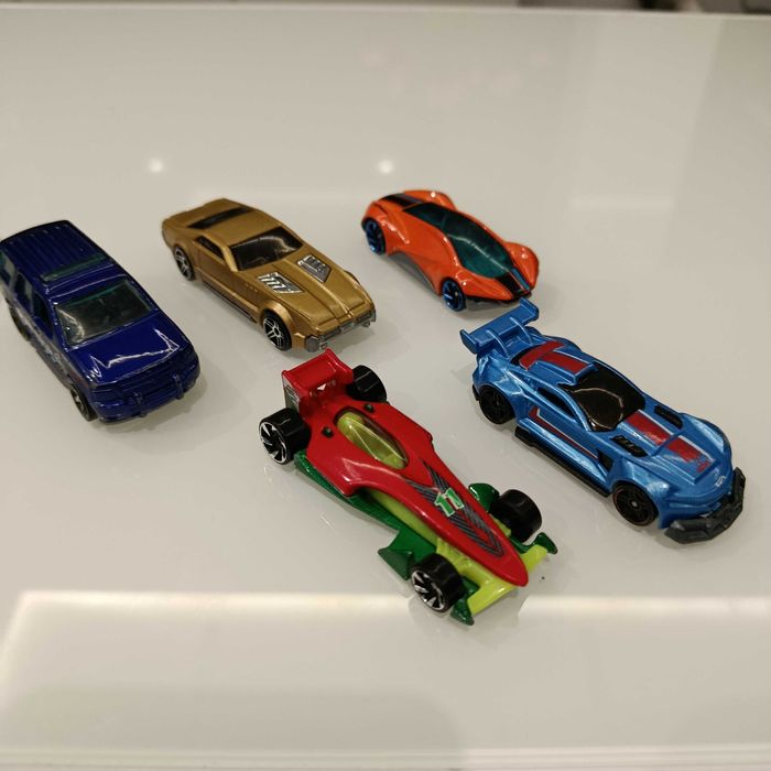autka Hot Wheels 5 sztuk