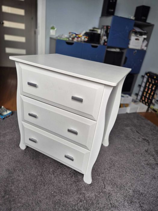 Zestaw mebli dziecięcych Łóżeczko, komoda i półki