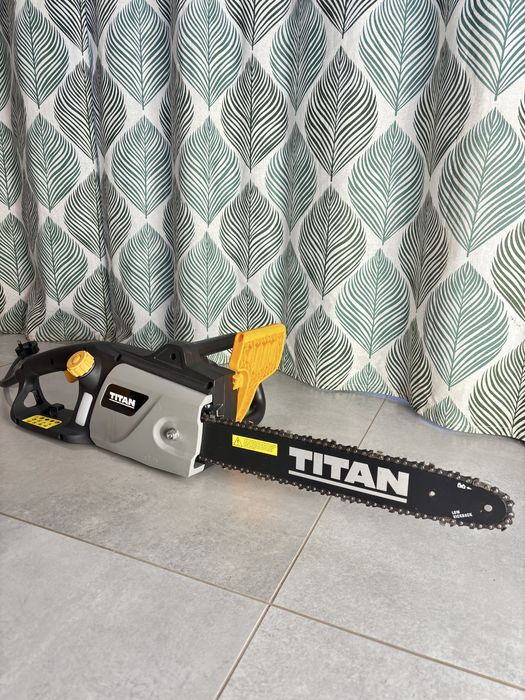 Piła łańcuchowa elektryczna  titan