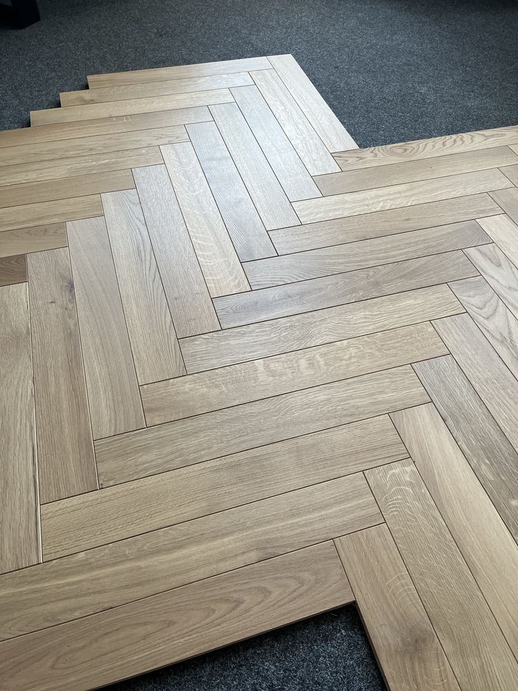 Podłoga Jodełka K. Dąb NATUR 15x90x600mm, 4faza, OlejUV BRESLAU x2