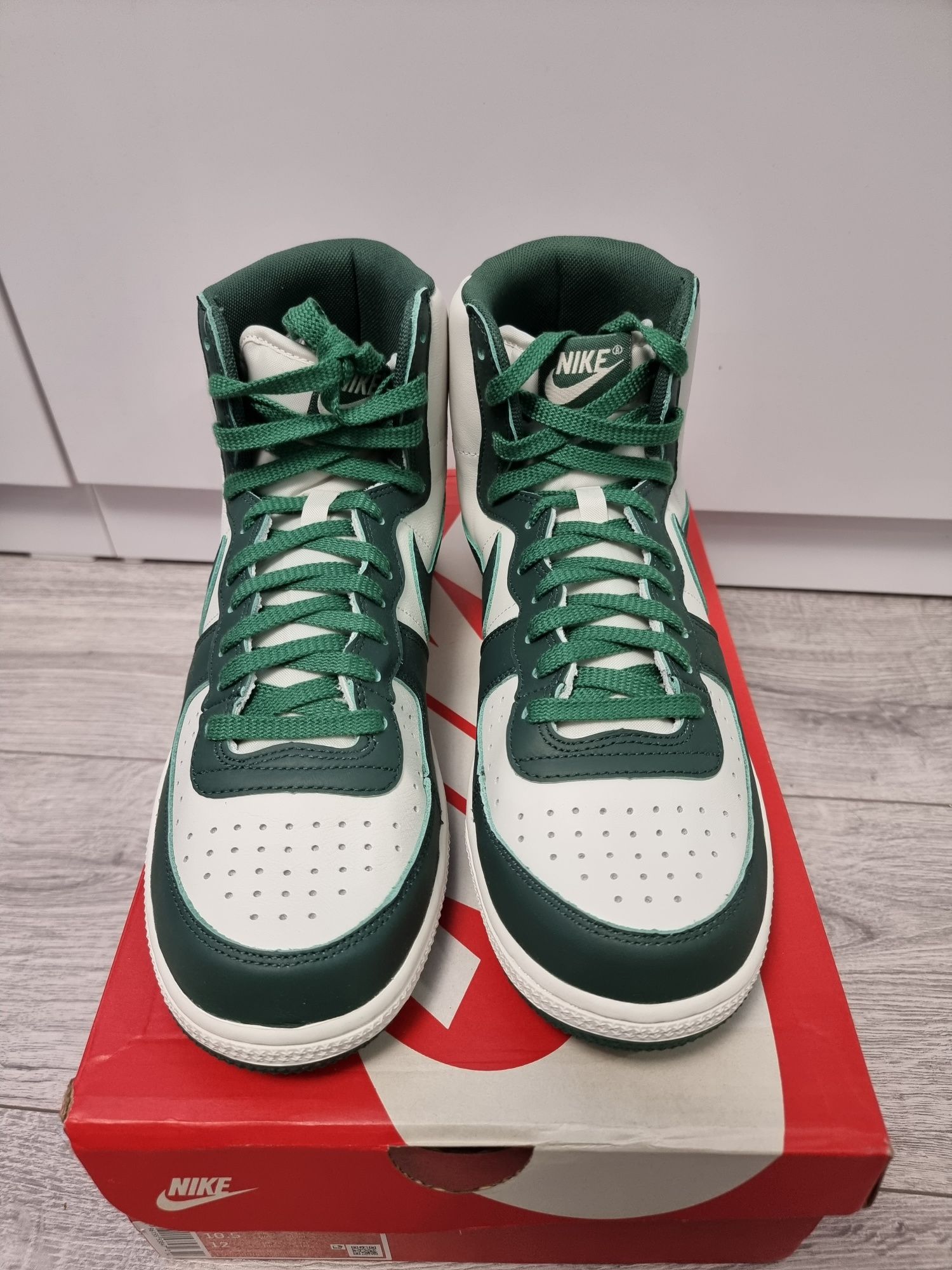 Розпродаж! Nike Terminator High FD0650 100
Взуття Terminator High FD06