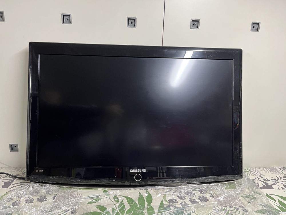 Телевизор Samsung 37” не работает