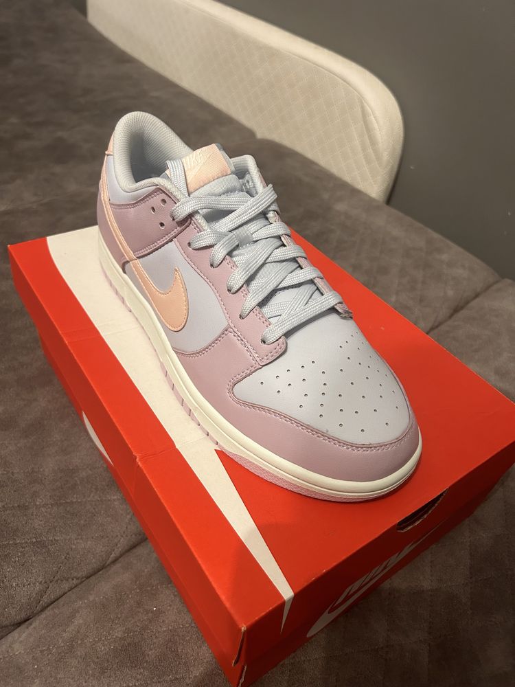 Nike dunk low easter 2022