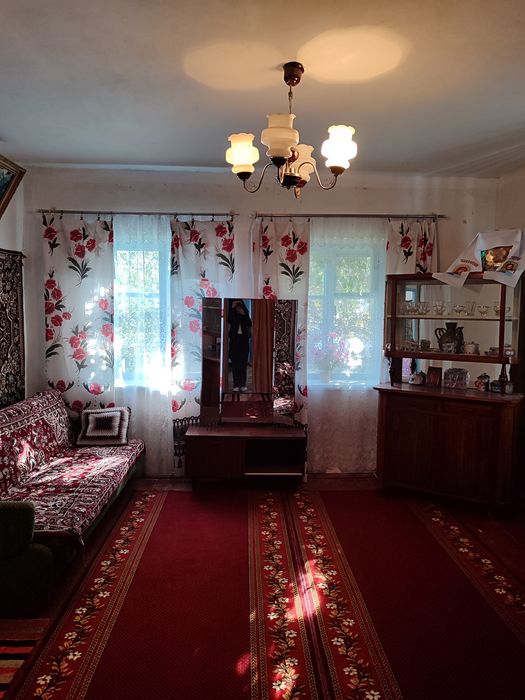 Продається добротний цегляний будинок в селі Лумля