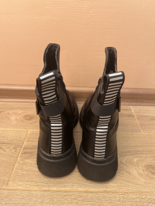 Зимние кожаные ботинки на девочку 36р., 23.5см