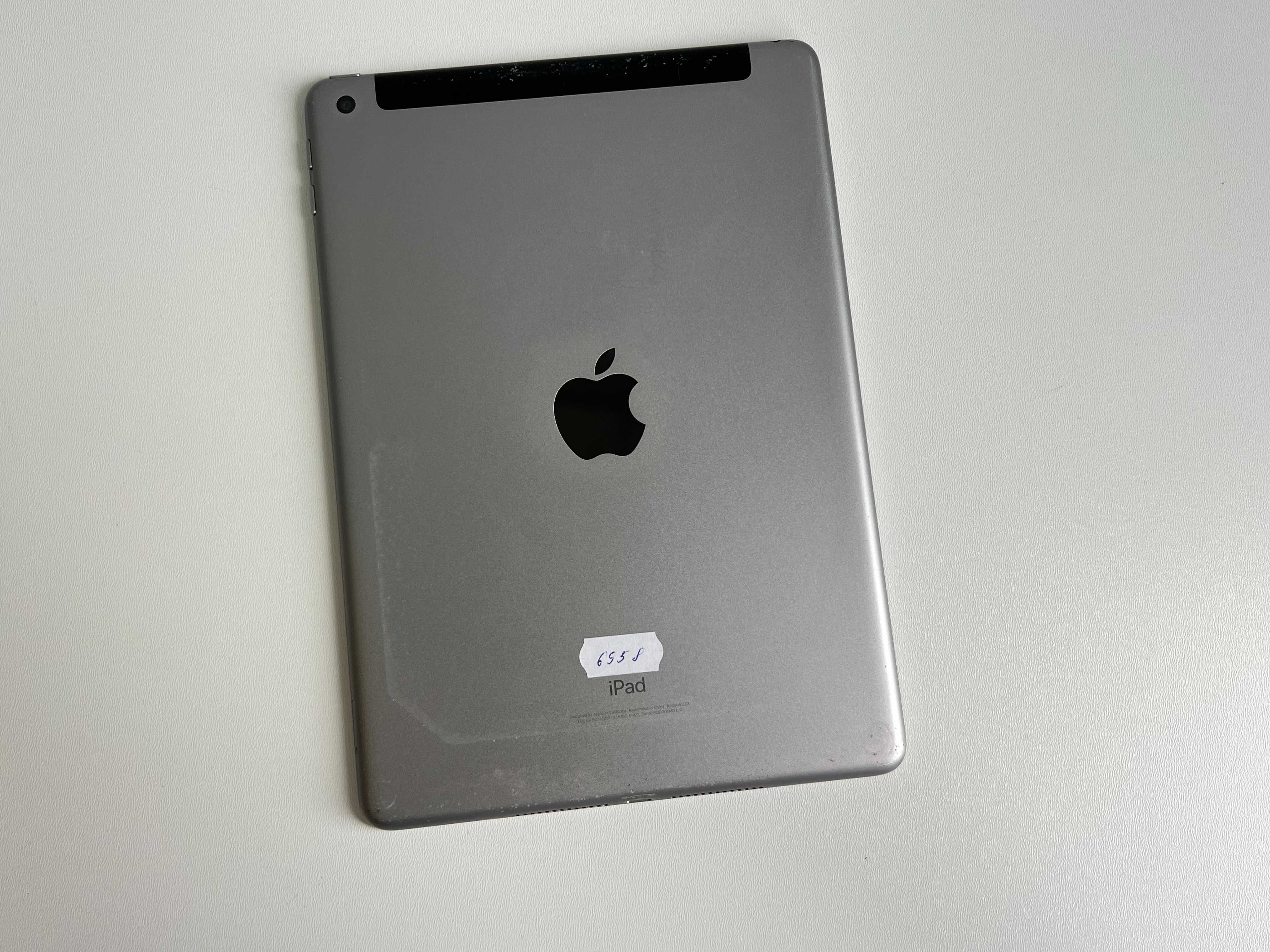 Планшет Apple iPad 9.7 (5-gen) 32Gb Space Gray A1823 Wi-Fi + 4G
