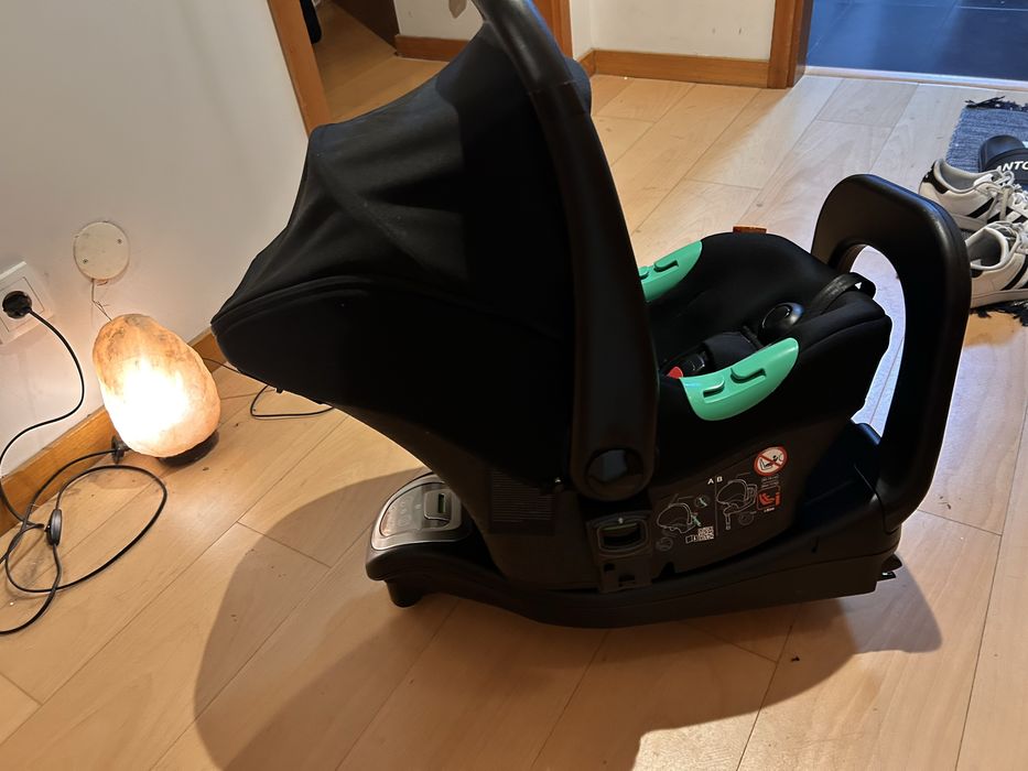 Ovo bebe com base isofix para carro e com redutor recem nascido