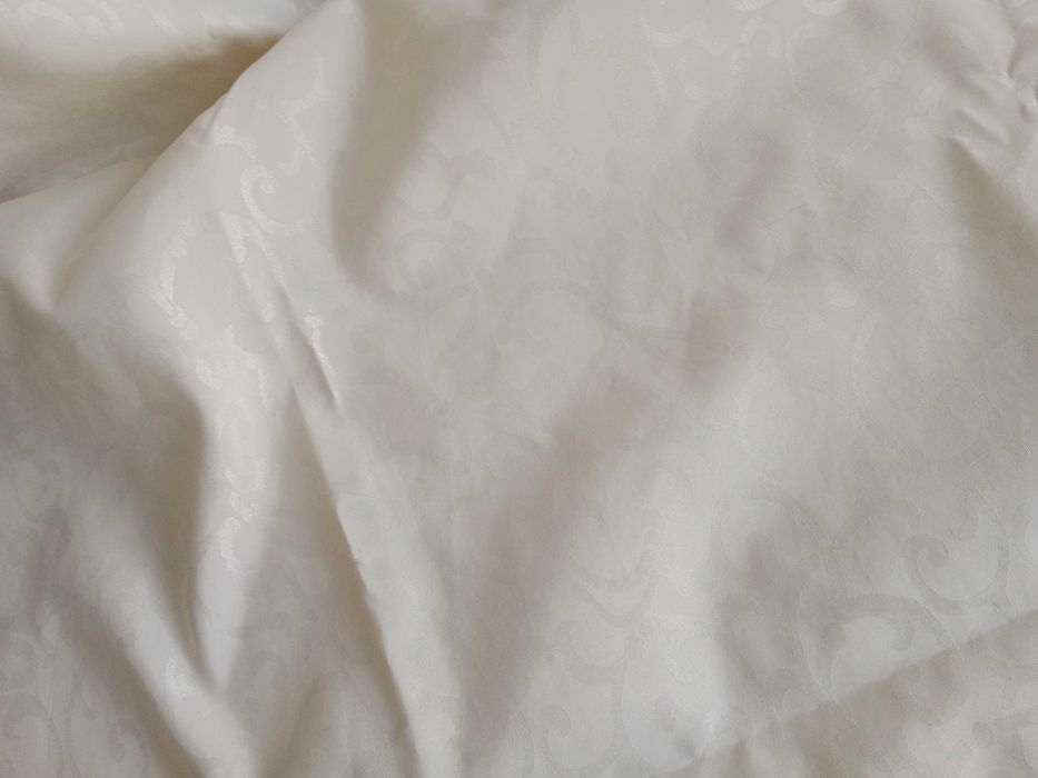 obrus żakardowy 295 x 160 cm kremowy