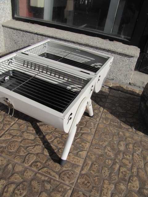 Przenośny grill na węgiel  składany, kempingowy, grill wędzarniczy