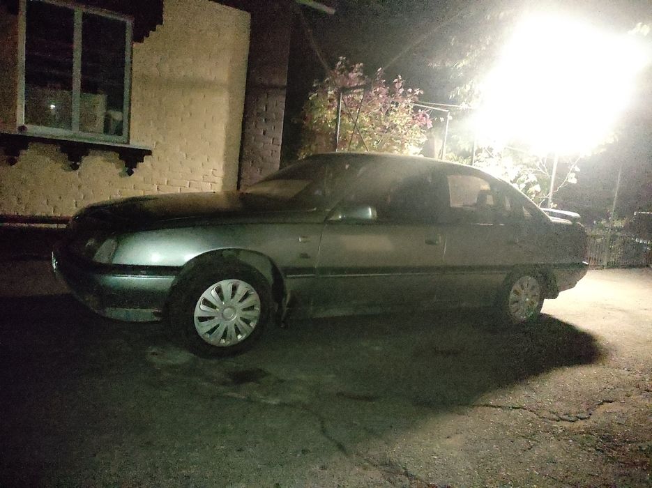 Продам Опель омега а, 2.0 бензин