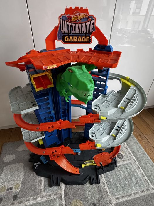 Hot Wheels Mega Garaż Atak Dinozaura T-Rex