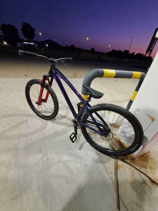 Rower dirt Dartmoor two6Player pro 2024 ŁADNY i zadbany (nowa rama]