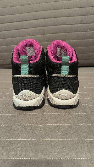 Детские демисезонные термо ботинки для девочки Geox