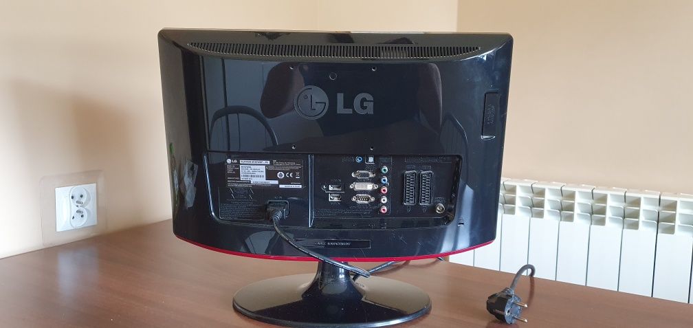 Telewizor - Monitor PC 19" LG