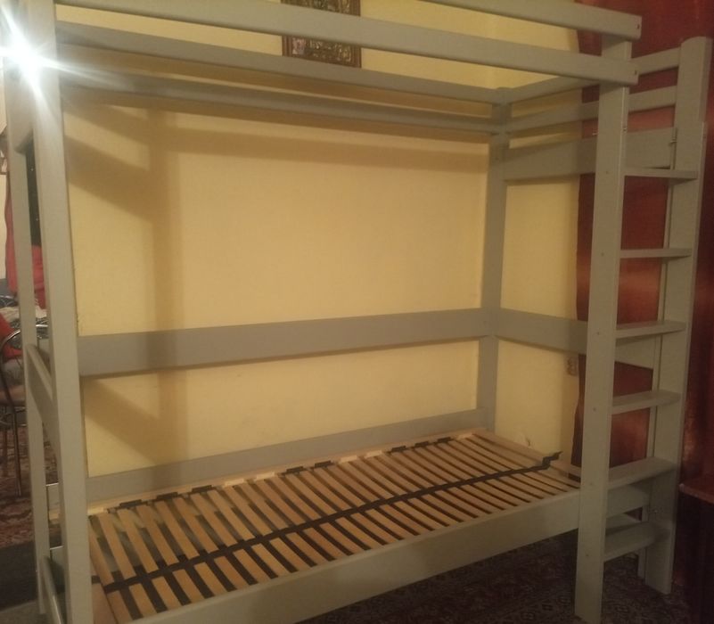 Łóżko z drabinką