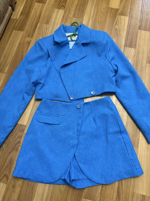 Костюм укороченый пиджак с юбкой-шортами Cher17