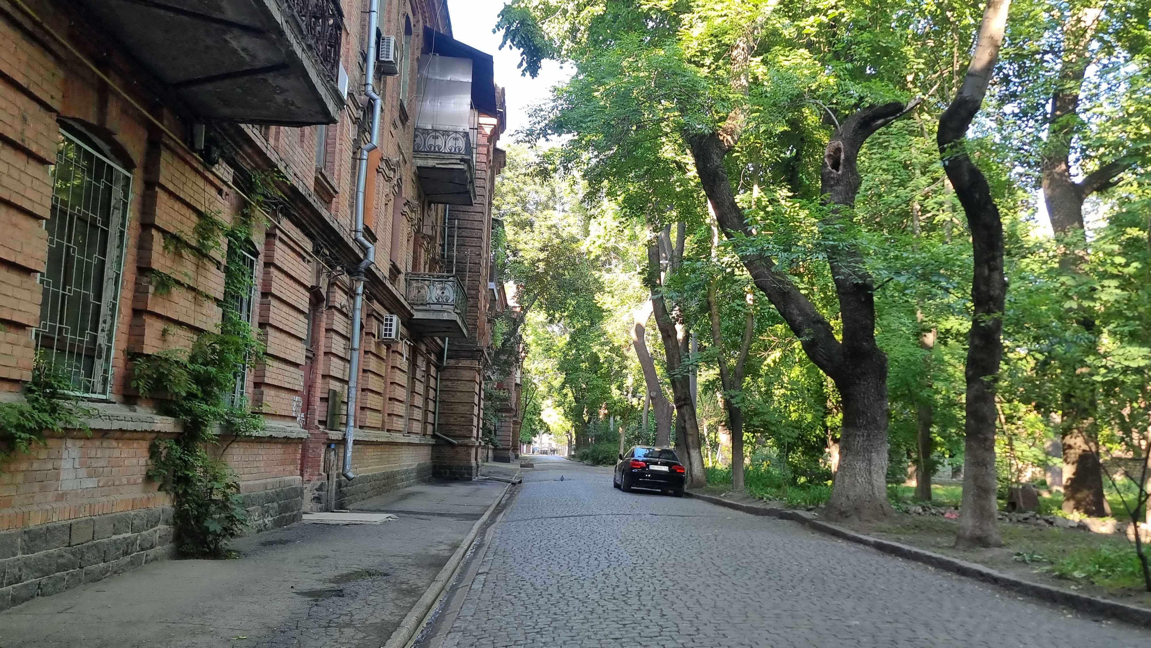 3х кімнатна 80м2 на 4 Фонтану, спецпроект, АГВ, під ремонт