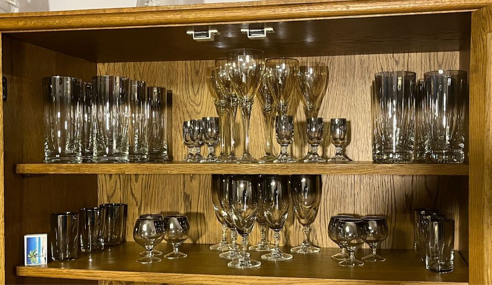 Szklo PRL, zestaw szklanek i kieliszkow