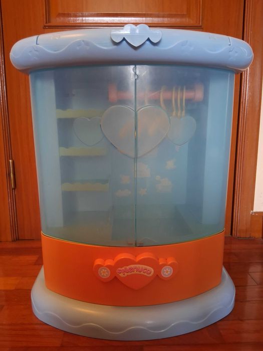 Nenuco guarda vestidos