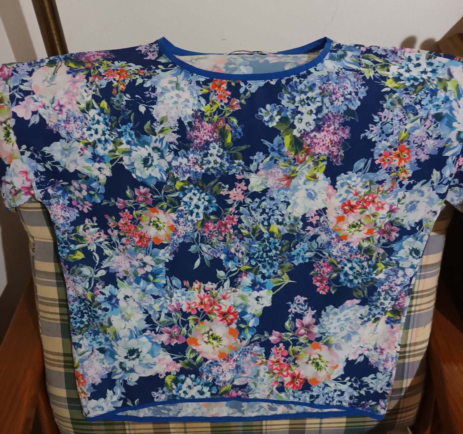 Camisola as flores