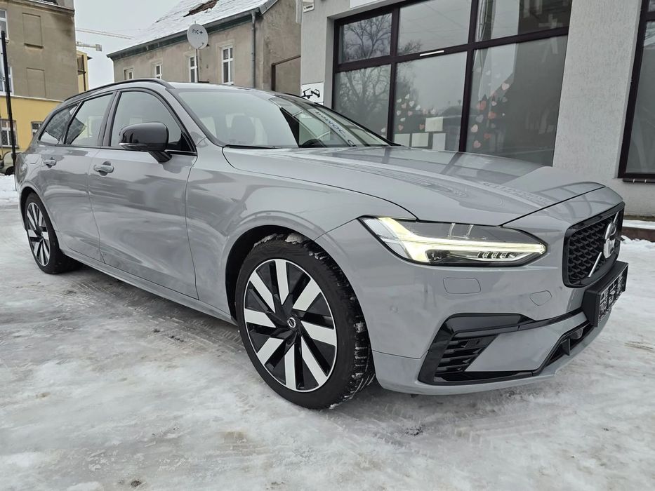 Volvo V90 T6 Ultra Dark Plug-In AWD 253+145 Hud/Panorama/Acc/Nawi/Led/Hak/Kam360