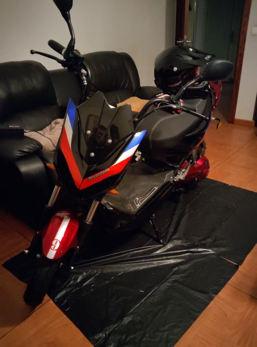 Seventeen sport (red)