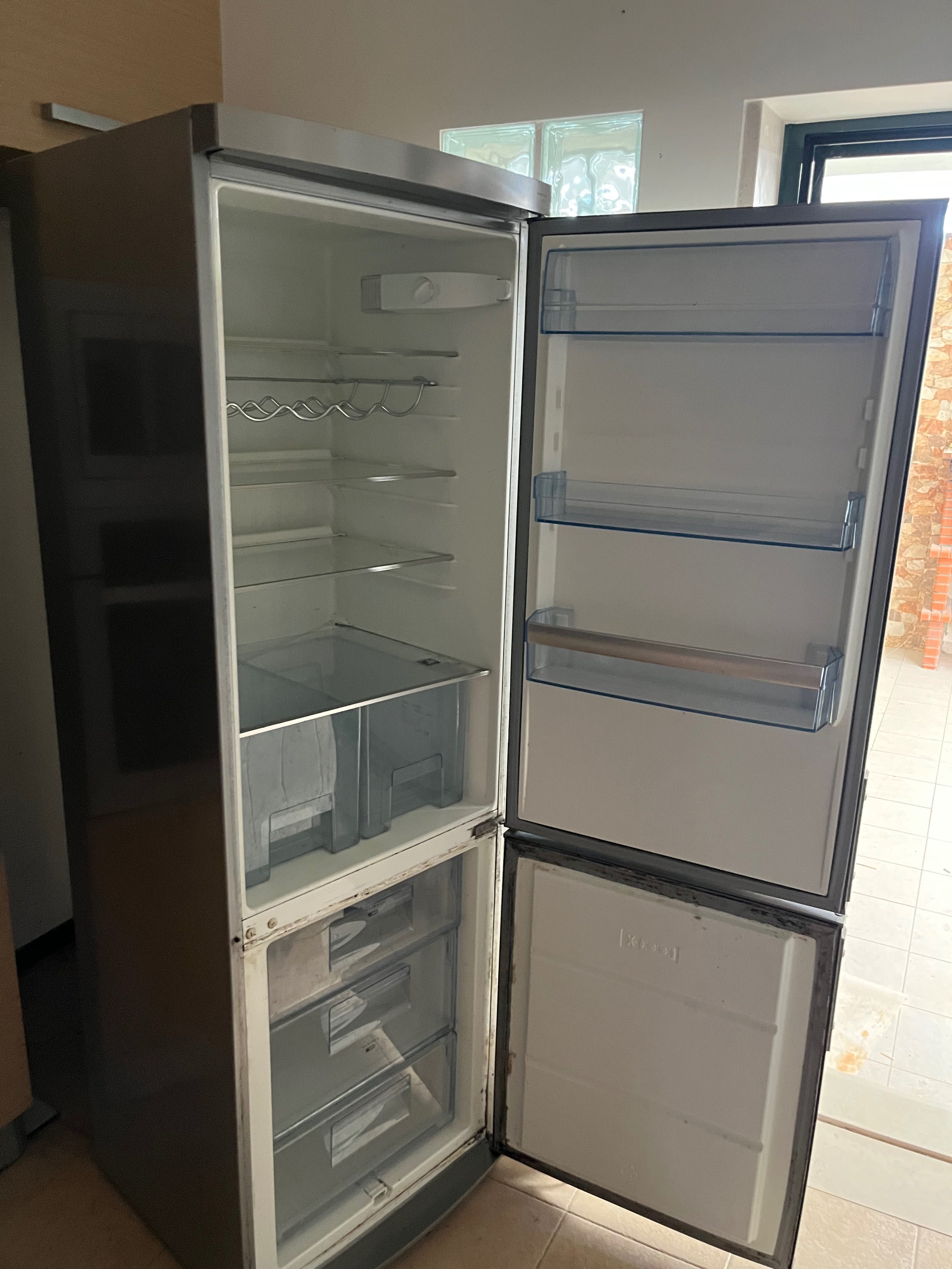 Frigorífico Inox AEG