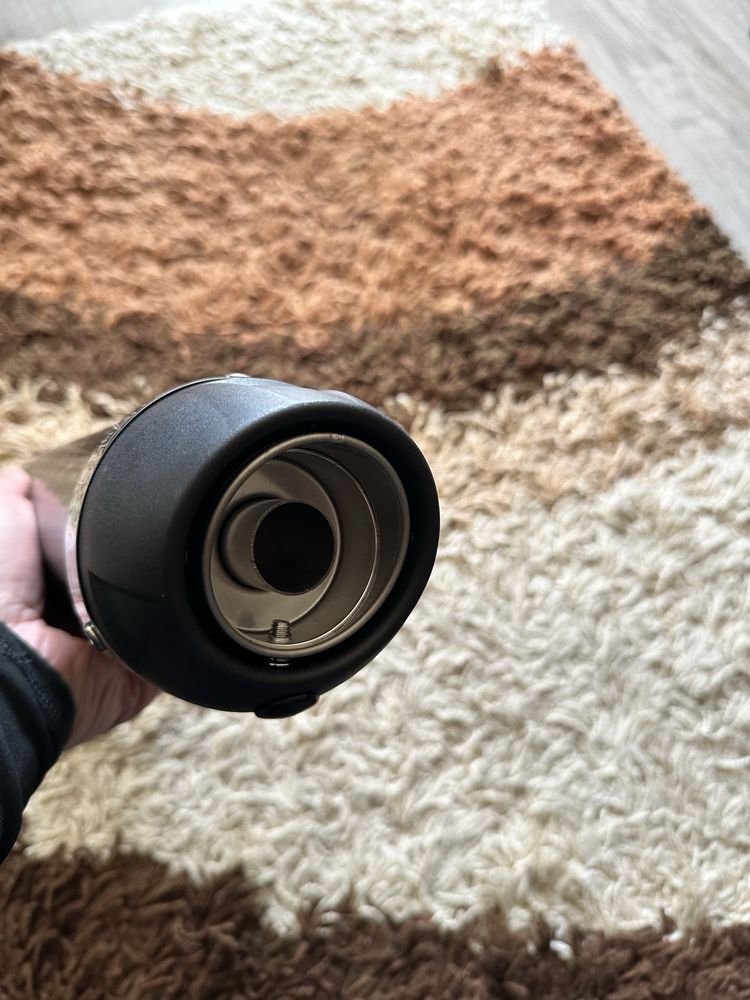 "Uniwersalny tłumik końcowy/motocykl/carbon"