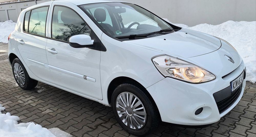Renault Clio 1.2 benzyna 5 drzwi klima model 2012