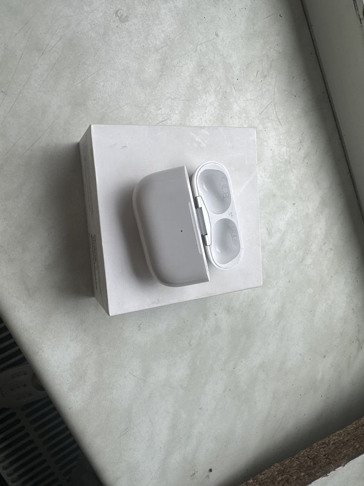 oryginalny case ładujacy airpods pro 1 generacji A2190