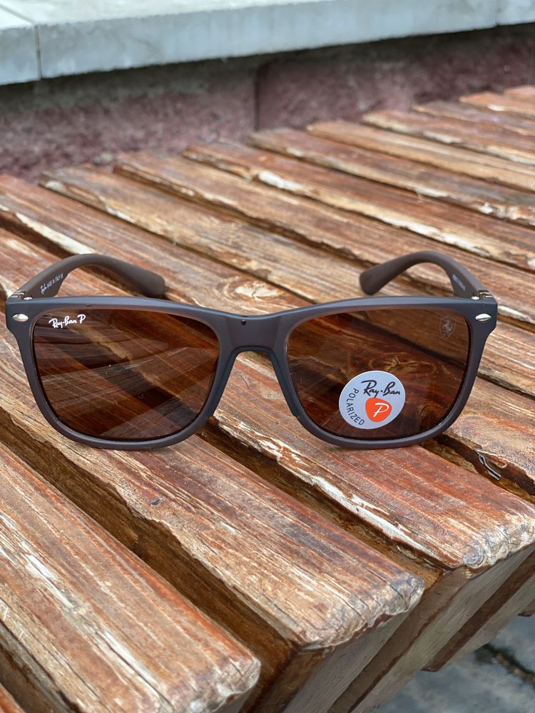 Солнцезащитные очки Ray Ban Ferrari коричневые Polarized унисекс