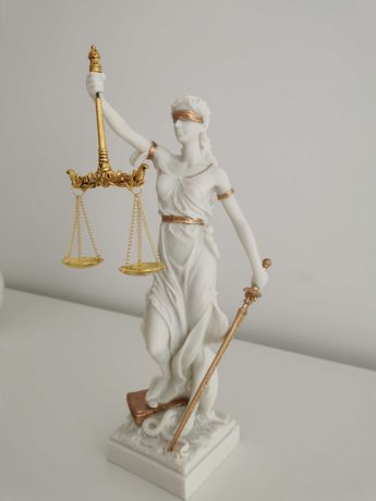 Estátua Deusa da Justiça